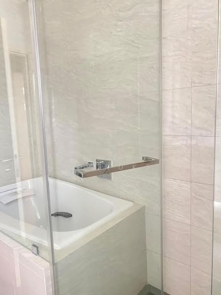 Maru Ekkamai 2, Bangkok, 70-5 Sukhumvit 63 Road, Phra Kanong Nua, Watthana, Bangkok, 2 Bedrooms, 55 sqm, Condo For Sale, by Somrad Phoopruksachart, 500242704 - DDproperty.com