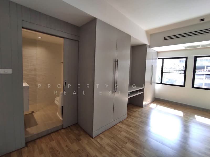 Villa Bajaj, Bangkok, Soi Sukhumvit 19, Khlongtoei Nua, Watthana, Bangkok, 3 Bedrooms, 240 sqm, Condo For Rent, by PROPERTYSIGHTS REAL ESTATE, 500242765 - DDproperty.com