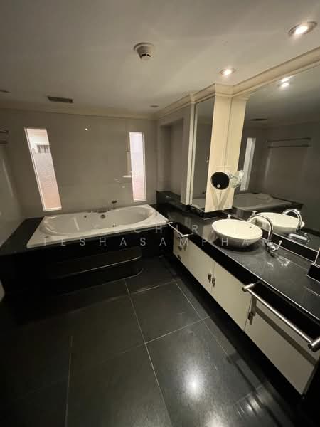 All Seasons Mansion, Bangkok, Soi Ruamrudee, Wireless Road, Lumphini, Pathum Wan, Bangkok, 4 Bedrooms, 362 sqm, Condo For Rent, by Suchira Teshasamphan, 500242796 - DDproperty.com