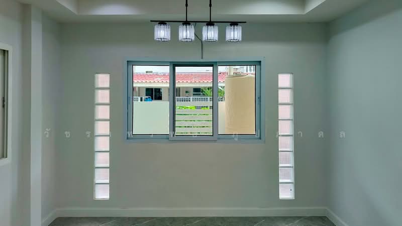 หมู่บ้านเสนา 88 ถนนนวลจันทร์, Bangkok, ถนนนวลจันทร์ซอย 17, Khlong Kum, Bueng Kum, Bangkok, 4 Bedrooms, 160 sqm, Single Detached House For Sale, by วัชราทรัพย์ ภูปภาดล, 500242804 - DDproperty.com