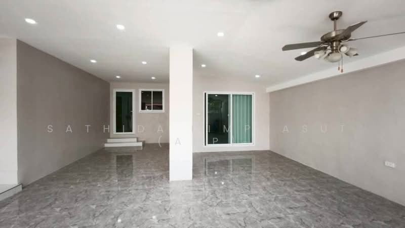 Pattaya Lagoon Village, Chon Buri (Pattaya), Nong Pru, Bang Lamung (Pattaya), Chon Buri (Pattaya), 4 Bedrooms, 250 sqm, Villa For Sale, by Sathida Limphasut (App), 500242835 - DDproperty.com
