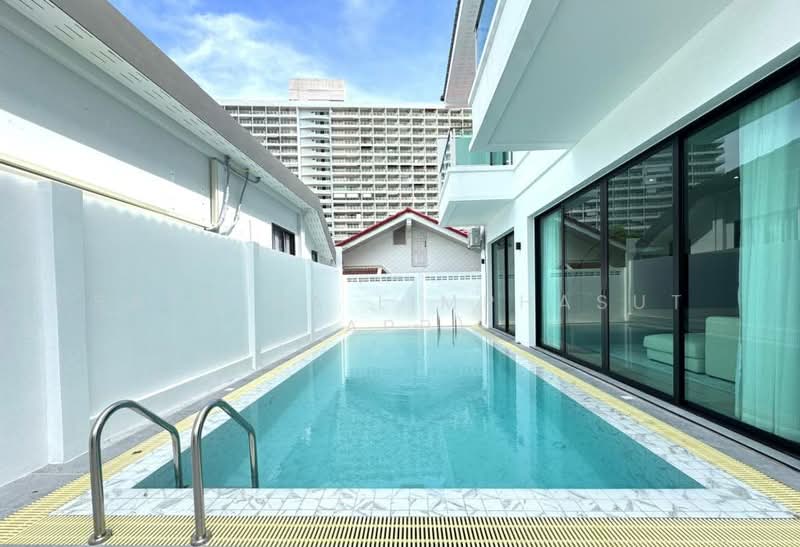 Jomtien Condotel and Village, Chon Buri (Pattaya), 318/39 Thappraya Rd, Nong Pru, Bang Lamung (Pattaya), Chon Buri (Pattaya), 5 Bedrooms, 366 sqm, Villa For Rent, by Sathida Limphasut (App), 500242858 - DDproperty.com