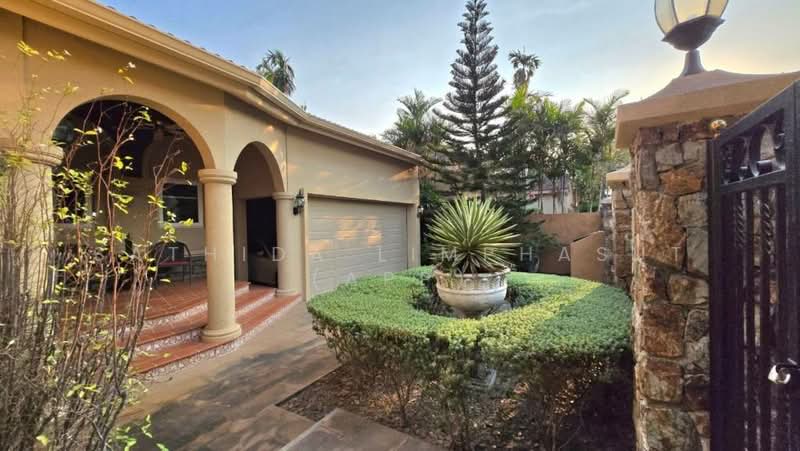 Silk Road Place, Chon Buri (Pattaya), Chaiyapruek 2 Road, Bang Lamung, Bang Lamung (Pattaya), Chon Buri (Pattaya), 3 Bedrooms, 281 sqm, Villa For Sale, by Sathida Limphasut (App), 500242962 - DDproperty.com