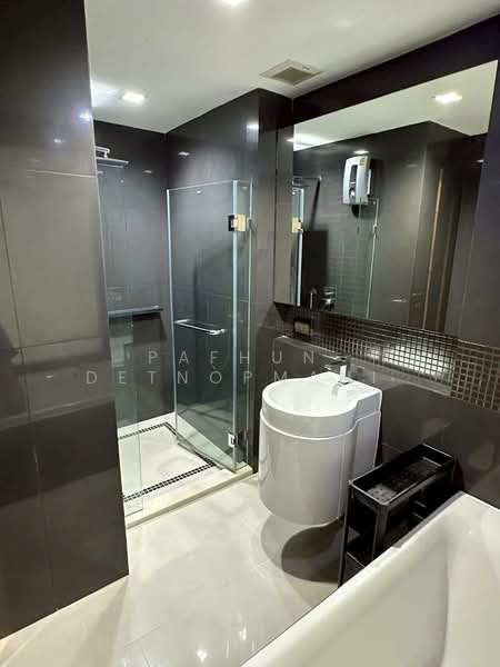 Rhythm Sathorn, Bangkok, 141 Soi Sathorn 21, Yan Nawa, Sathon, Bangkok, 1 Bedroom, 45 sqm, Condo For Rent, by Pafhun  Detnopmani , 500242972 - DDproperty.com