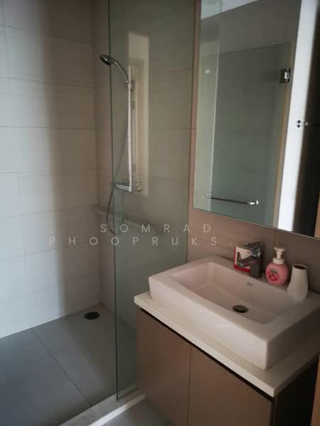 Siri At Sukhumvit, Bangkok, 902 Sukhumvit Road, Phra Kanong, Khlong Toei, Bangkok, 2 Bedrooms, 68 sqm, Condo For Rent, by Somrad Phoopruksachart, 500243002 - DDproperty.com