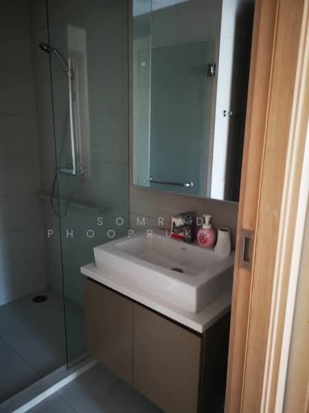 Siri At Sukhumvit, Bangkok, 902 Sukhumvit Road, Phra Kanong, Khlong Toei, Bangkok, 2 Bedrooms, 68 sqm, Condo For Rent, by Somrad Phoopruksachart, 500243002 - DDproperty.com