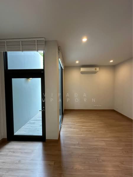 Baan Klang Muang Classe Ekkamai-Ramintra, Bangkok, Sukhonthasawat Road, Lat Phrao, Lat Phrao, Bangkok, 4 Bedrooms, 241 sqm, Single Detached House For Rent, by Vipada Supaporn, 500243068 - DDproperty.com