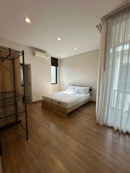 Baan Klang Muang Classe Ekkamai-Ramintra, Bangkok, Sukhonthasawat Road, Lat Phrao, Lat Phrao, Bangkok, 4 Bedrooms, 241 sqm, Single Detached House For Rent, by Vipada Supaporn, 500243068 - DDproperty.com