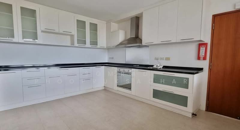 Baan Suan Plu, Bangkok, Soi Phatthanasin, Thung Maha Mek, Sathon, Bangkok, 3 Bedrooms, 285 sqm, Condo For Rent, by Somrad Phoopruksachart, 500243076 - DDproperty.com