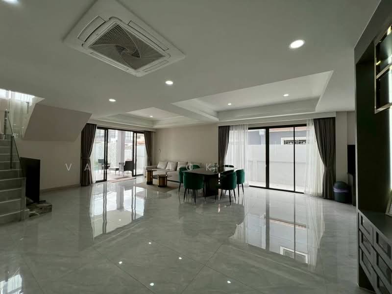 undefined, Chon Buri (Pattaya), Nong Pru, Bang Lamung (Pattaya), Chon Buri (Pattaya), 5 Bedrooms, 266 sqm, Single Detached House For Sale, by Valen Lokunpai , 500243151 - DDproperty.com