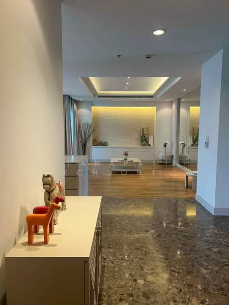 Royal Residence Park, Bangkok, 99 Royal Resident Park Lumphini, Lumphini, Pathum Wan, Bangkok, 3 Bedrooms, 220 sqm, Apartment For Rent, by Tanapat Sakonsontised, 500243155 - DDproperty.com