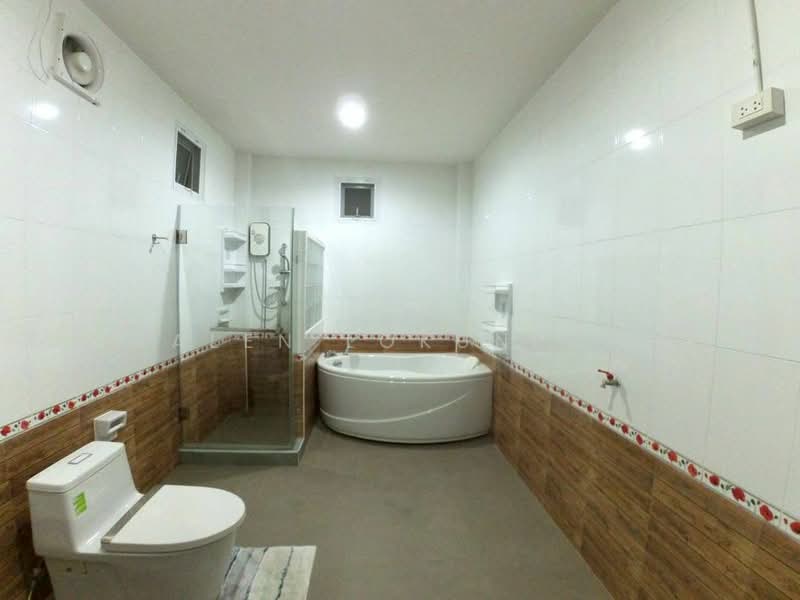 5-BR House, Chon Buri (Pattaya), Nong Pru, Bang Lamung (Pattaya), Chon Buri (Pattaya), 5 Bedrooms, 377 sqm, Single Detached House For Sale, by Valen Lokunpai , 500243168 - DDproperty.com