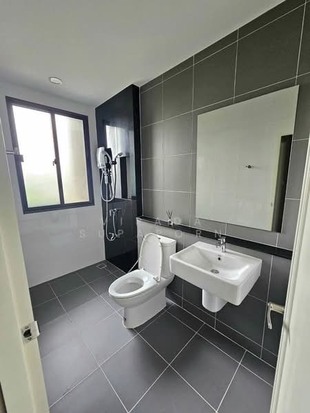 Baan Klang Muang Rama 9-Krungthep Kreetha, Bangkok, Soi Kanchanaphisek 23, Saphan Sung, Saphan Sung, Bangkok, 3 Bedrooms, 152 sqm, Townhouse For Rent, by Vipada Supaporn, 500243169 - DDproperty.com