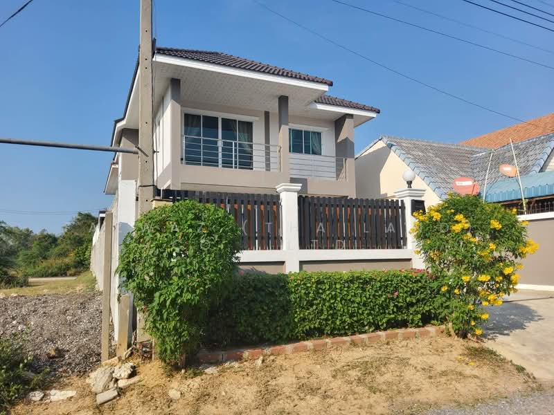 3BR House for Rent Nong Kae Hua Hin | Spacious Living Near Beach, Prachuap Khiri Khan, Nong Kae, Hua Hin, Prachuap Khiri Khan, 3 Bedrooms, 204 sqm, Single Detached House For Rent, by Fazwaz (Thailand) Co., Ltd., 500243222 - DDproperty.com