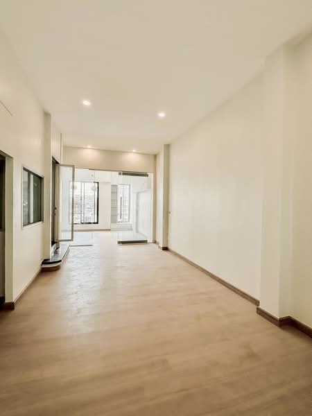 Baan Klang Muang Rama 9 - Ladprao, Bangkok, Soi Ladprao 88, Wang Thonglang, Wang Thonglang, Bangkok, 4 Bedrooms, 260 sqm, Townhouse For Sale, by Eastblue Horizon, 500243254 - DDproperty.com