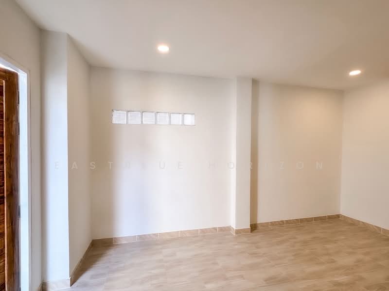 Baan Klang Muang Rama 9 - Ladprao, Bangkok, Soi Ladprao 88, Wang Thonglang, Wang Thonglang, Bangkok, 4 Bedrooms, 260 sqm, Townhouse For Sale, by Eastblue Horizon, 500243254 - DDproperty.com