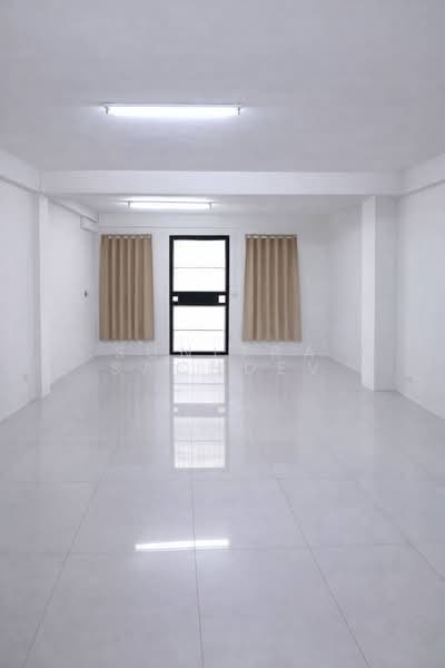 ทาวเฮ้าส์ 2 ชั้น หลังมุม ซอยอ่อนนุช 48, Bangkok, Suan Luang, Suan Luang, Bangkok, 2 Bedrooms, 128 sqm, Townhouse For Rent, by Sunitra Sachdev, 500243276 - DDproperty.com