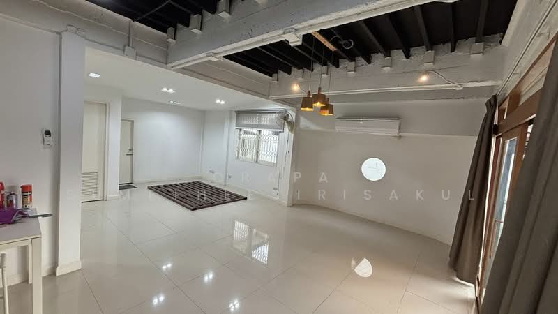 undefined, Bangkok, Lat Phrao, Lat Phrao, Bangkok, 5 Bedrooms, 200 sqm, Single Detached House For Sale, by Orapa Sumetheesirisakul, 500243362 - DDproperty.com