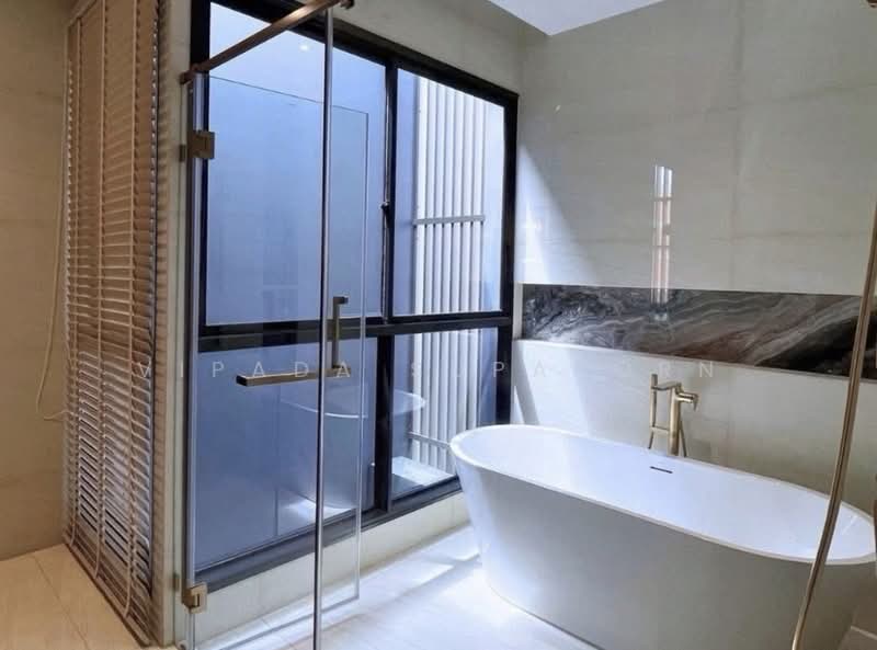 BuGaan Krungthep Kreetha, Bangkok, 109 15 Soi Krungthep Kreetha, Hua Mak, Bang Kapi, Bangkok, 4 Bedrooms, 430 sqm, Single Detached House For Rent, by Vipada Supaporn, 500243379 - DDproperty.com