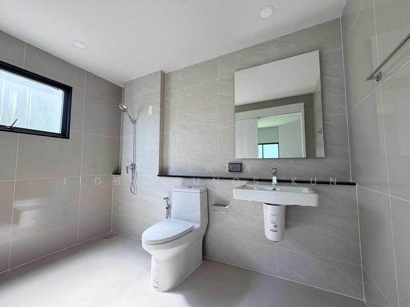 undefined, Bangkok, Khlong Sam Prawet, Lat Krabang, Bangkok, 4 Bedrooms, 280 sqm, Single Detached House For Sale, by Walapa Jidbumrungsakun, 500243388 - DDproperty.com