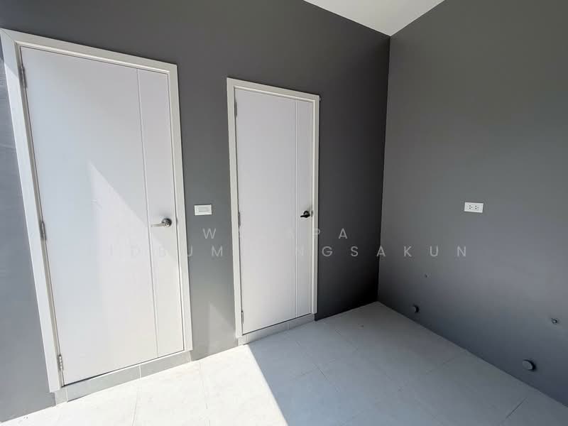 undefined, Bangkok, Khlong Sam Prawet, Lat Krabang, Bangkok, 4 Bedrooms, 280 sqm, Single Detached House For Sale, by Walapa Jidbumrungsakun, 500243388 - DDproperty.com