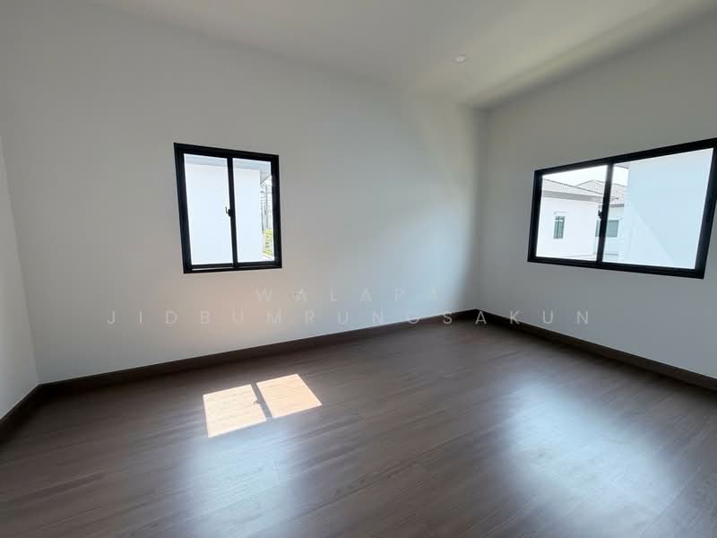 undefined, Bangkok, Khlong Sam Prawet, Lat Krabang, Bangkok, 4 Bedrooms, 280 sqm, Single Detached House For Sale, by Walapa Jidbumrungsakun, 500243388 - DDproperty.com