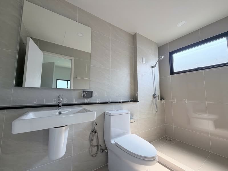 undefined, Bangkok, Khlong Sam Prawet, Lat Krabang, Bangkok, 4 Bedrooms, 280 sqm, Single Detached House For Sale, by Walapa Jidbumrungsakun, 500243388 - DDproperty.com