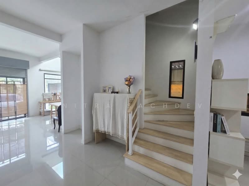 โฮมออฟฟิศ ซอยพัฒนาการ 38, Bangkok, Suan Luang, Suan Luang, Bangkok, 2 Bedrooms, 160 sqm, Townhouse For Rent, by Sunitra Sachdev, 500243433 - DDproperty.com