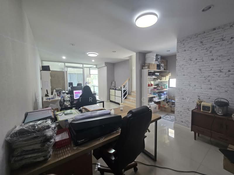 โฮมออฟฟิศ ซอยพัฒนาการ 38, Bangkok, Suan Luang, Suan Luang, Bangkok, 2 Bedrooms, 160 sqm, Townhouse For Rent, by Sunitra Sachdev, 500243433 - DDproperty.com
