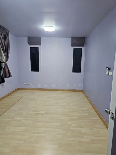 The Connect UP 3 ChalermPhraKeit 67, Bangkok, Soi Chaloem Phrakiat 67, Prawet, Prawet, Bangkok, 3 Bedrooms, 200 sqm, Townhouse For Rent, by Agentbkk, 500243450 - DDproperty.com