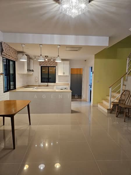 The Connect UP 3 ChalermPhraKeit 67, Bangkok, Soi Chaloem Phrakiat 67, Prawet, Prawet, Bangkok, 3 Bedrooms, 200 sqm, Townhouse For Rent, by Agentbkk, 500243450 - DDproperty.com