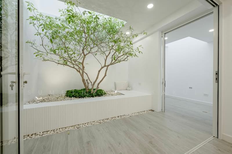 4-BR Townhouse, Bangkok, Khlong Tan Nua, Watthana, Bangkok, 4 Bedrooms, 250 sqm, Townhouse For Sale, by Orapa Sumetheesirisakul, 500243505 - DDproperty.com