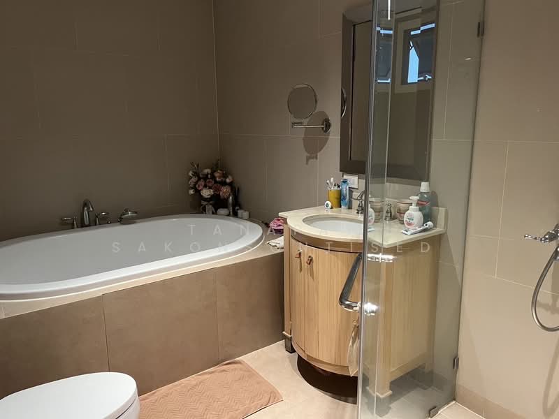 The Empire Place, Bangkok, 88 Narathiwatratchanakharin Road, Thung Maha Mek, Sathon, Bangkok, 3 Bedrooms, 135 sqm, Condo For Sale, by Tanapat Sakonsontised, 500243519 - DDproperty.com