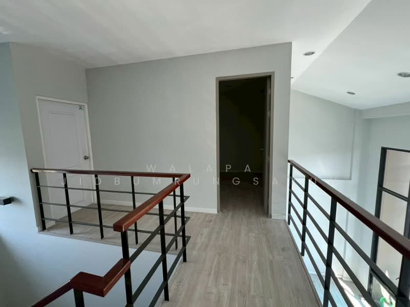 undefined, Bangkok, Khlong Sam Prawet, Lat Krabang, Bangkok, 3 Bedrooms, 217 sqm, Townhouse For Rent, by Walapa Jidbumrungsakun, 500243520 - DDproperty.com