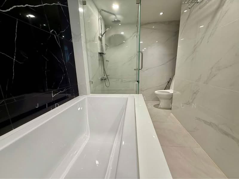 President Park Sukhumvit 24, Bangkok, 99 Sukhumvit 24 Alley, Khlongtoei Nua, Watthana, Bangkok, 4 Bedrooms, 223 sqm, Condo For Sale, by Walapa Jidbumrungsakun, 500243567 - DDproperty.com