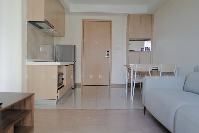 Regal Sathon-Naradhiwas, Bangkok, Naradhiwas Rajanagarindra Road, Thung Maha Mek, Sathon, Bangkok, 1 Bedroom, 50 sqm, Condo For Rent, by Nichakorn Tawnao, 500243576 - DDproperty.com