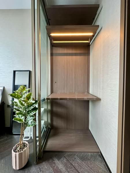 The Esse Sukhumvit 36, Bangkok, Soi Sukhumvit 36, Sukhumvit Road, Phra Kanong, Khlong Toei, Bangkok, 1 Bedroom, 38 sqm, Condo For Rent, by รัชกานต์ อัจฉริยะโพธา, 500243579 - DDproperty.com