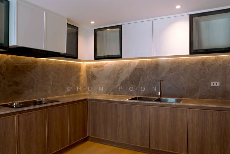 For Sale: Minimal Modern Luxury House Near On Nut BTS Station – Only 500 meters (SPSSR172), Bangkok, สุขุมวิท81, Bang Chak, Phra Khanong, Bangkok, 4 Bedrooms, 280 sqm, Semi-Detached House (Twin House) For Sale, by Khun Poon, 500243617 - DDproperty.com