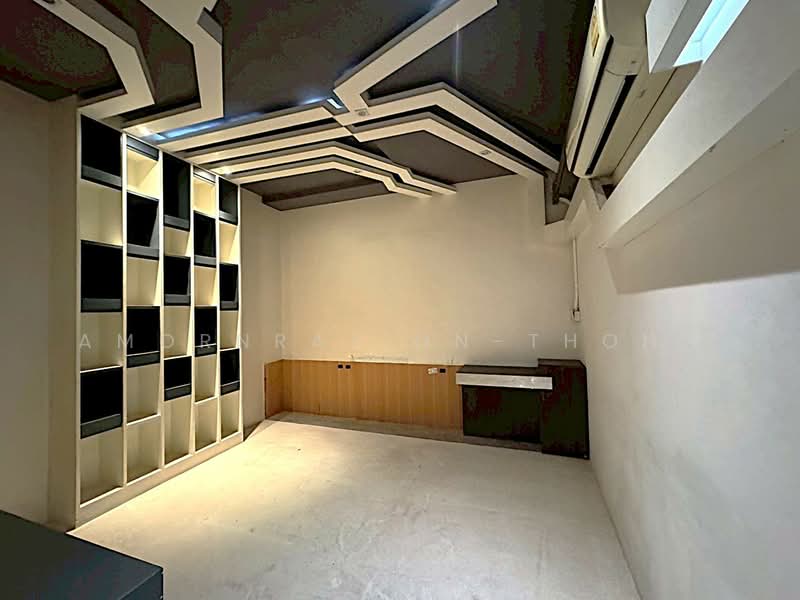 Building, Bangkok, Khlong Tan Nua, Watthana, Bangkok, , 840 sqm, Shophouse For Rent, by Amornrat On-Thong, 500243633 - DDproperty.com