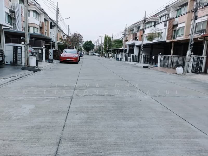 undefined, Bangkok, Hua Mak, Bang Kapi, Bangkok, 3 Bedrooms, 150 sqm, Single Detached House For Rent, by Thawatchai Methawongworakul, 500243652 - DDproperty.com