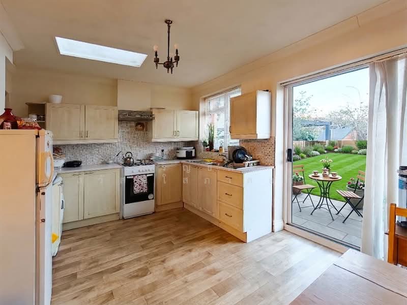 House for Sale in London, Finchley, England - Freehold, Pathum Thani, Ban Klang, Muang Pathum Thani, Pathum Thani, 3 Bedrooms, 170 sqm, Townhouse For Sale, by Parinthida Sawuddisopakaykul, 500243712 - DDproperty.com