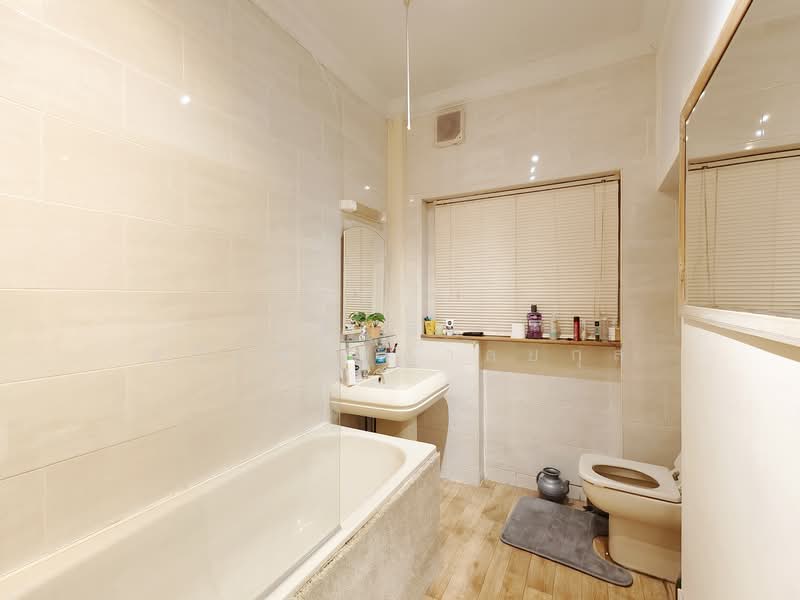 House for Sale in London, Finchley, England - Freehold, Pathum Thani, Ban Klang, Muang Pathum Thani, Pathum Thani, 3 Bedrooms, 170 sqm, Townhouse For Sale, by Parinthida Sawuddisopakaykul, 500243712 - DDproperty.com