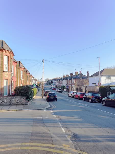 ขายบ้านประเทศอังกฤษ London Finchley Freehold, ปทุมธานี, บ้านกลาง, เมืองปทุมธานี, ปทุมธานี, 170 ตร.ม., ทาวน์เฮ้าส์ ขาย, โดย ปริญธิดา สวัสดิโสภาคยกุล, 500243712 - DDproperty.com