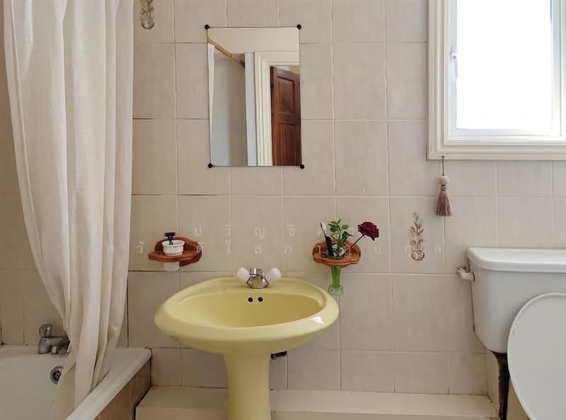 House for sale in London,172 Finchley, England. Freehold., Pathum Thani, Ban Klang, Muang Pathum Thani, Pathum Thani, 2 Bedrooms, 65 sqm, Townhouse For Sale, by Parinthida Sawuddisopakaykul, 500243741 - DDproperty.com