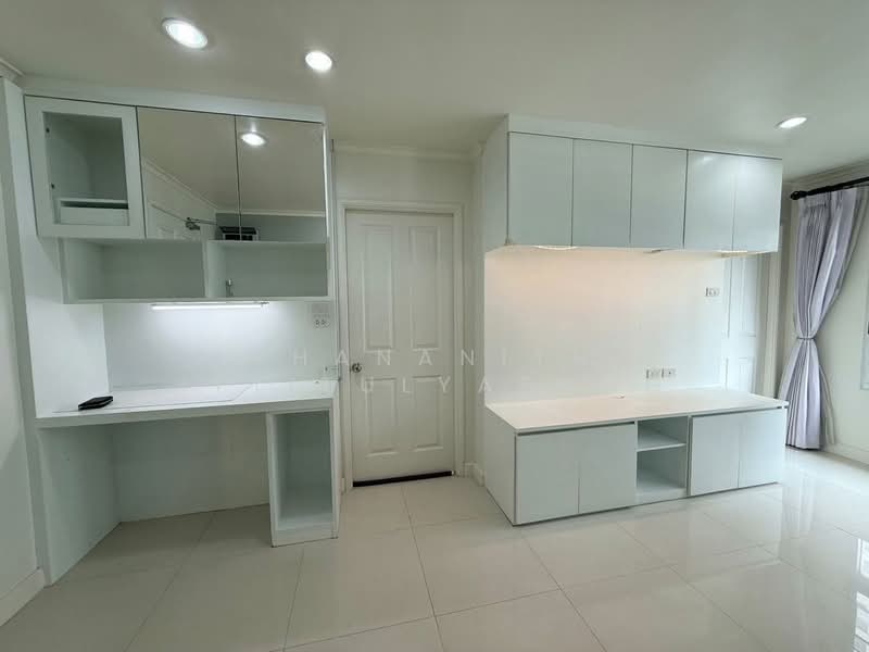 Lumpini Park Pinklao, Bangkok, 618 Boromarajonani Road, Bang Bamru, Bang Phlat, Bangkok, 2 Bedrooms, 56 sqm, Condo For Sale, by Thananith Ittitulyapong, 500243757 - DDproperty.com