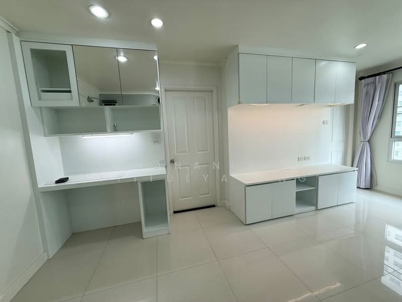 Lumpini Park Pinklao, Bangkok, 618 Boromarajonani Road, Bang Bamru, Bang Phlat, Bangkok, 2 Bedrooms, 56 sqm, Condo For Sale, by Thananith Ittitulyapong, 500243757 - DDproperty.com