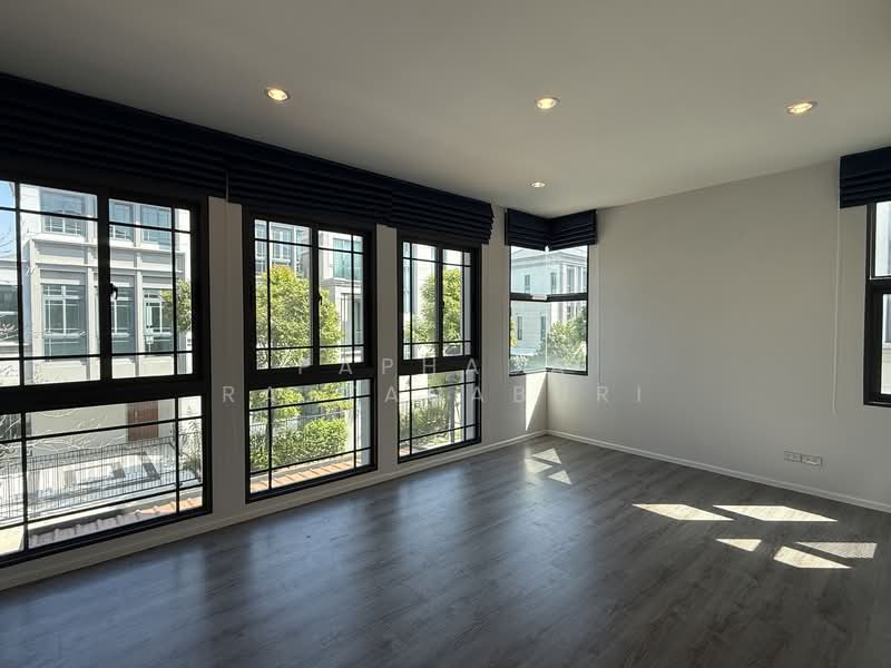 The Sonne Srinakarin-Bangna, Bangkok, Soi Chumchon Mahat Thai 3, Bangna-Trad Road, Dok Mai, Prawet, Bangkok, 4 Bedrooms, 250 sqm, Single Detached House For Sale, by Paphada Rattanaburi, 500243836 - DDproperty.com