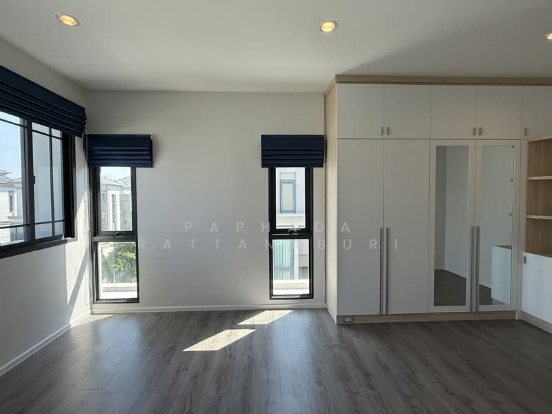 The Sonne Srinakarin-Bangna, Bangkok, Soi Chumchon Mahat Thai 3, Bangna-Trad Road, Dok Mai, Prawet, Bangkok, 4 Bedrooms, 250 sqm, Single Detached House For Sale, by Paphada Rattanaburi, 500243836 - DDproperty.com