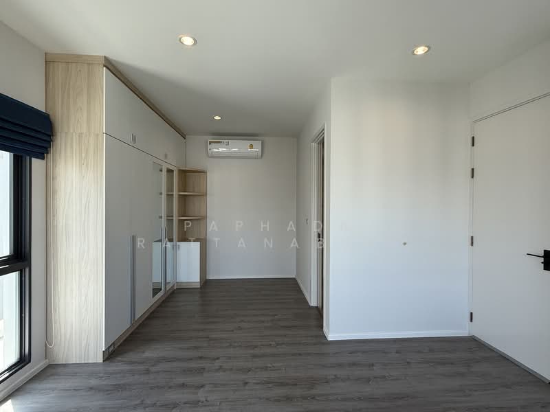 The Sonne Srinakarin-Bangna, Bangkok, Soi Chumchon Mahat Thai 3, Bangna-Trad Road, Dok Mai, Prawet, Bangkok, 4 Bedrooms, 250 sqm, Single Detached House For Sale, by Paphada Rattanaburi, 500243836 - DDproperty.com