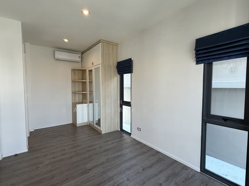 The Sonne Srinakarin-Bangna, Bangkok, Soi Chumchon Mahat Thai 3, Bangna-Trad Road, Dok Mai, Prawet, Bangkok, 4 Bedrooms, 250 sqm, Single Detached House For Sale, by Paphada Rattanaburi, 500243836 - DDproperty.com